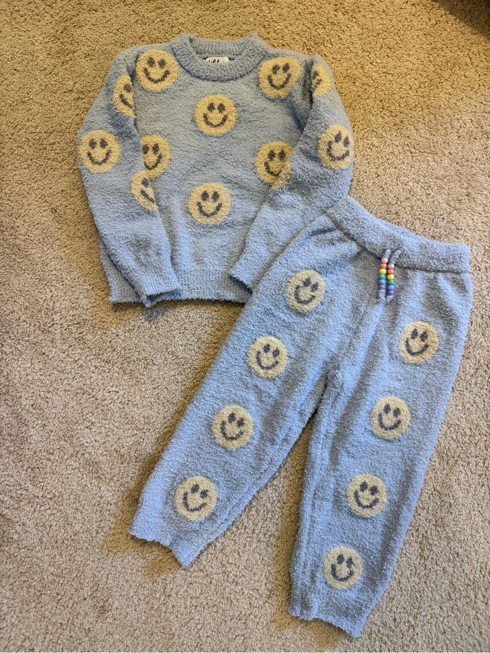 Lola + The Boys Cozy Blue Smile Face Kids Sweater & Jogger Set NWOT